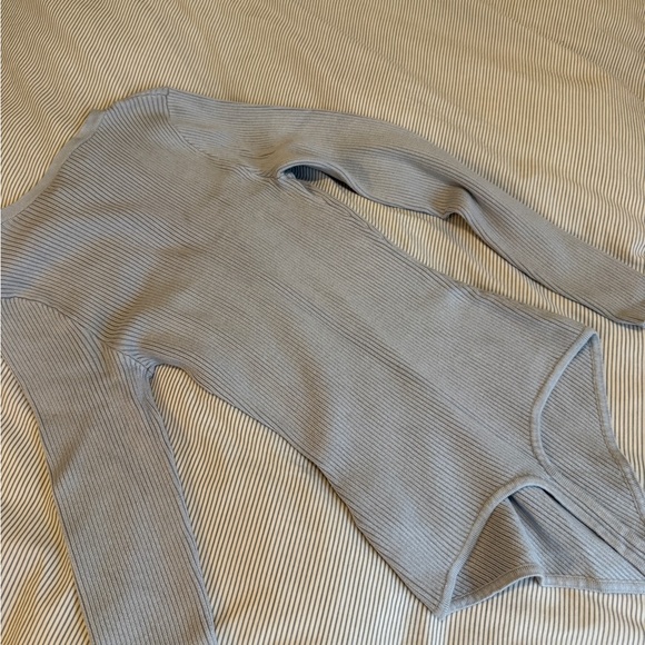 Abercrombie & Fitch Light Blue Ribbed V-Neck Bodysuit - Picture 3 of 4